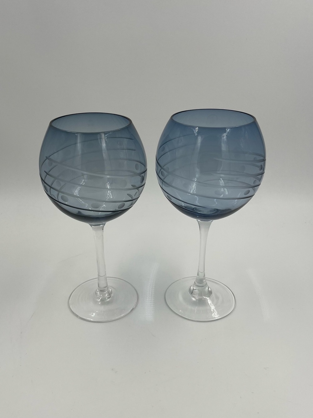 Mikasa Cheers Balloon Blue Swirl Dots Stemmed Wine Glasses 16 oz - Set of 2